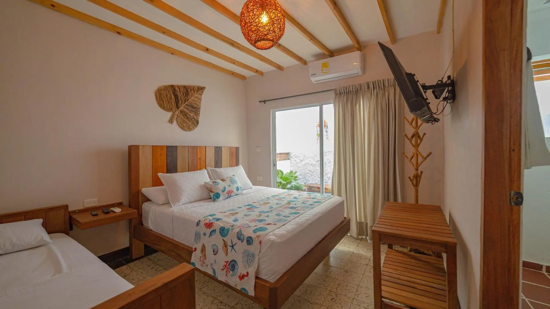 Colonial Beach Airport Hotel Cartagena