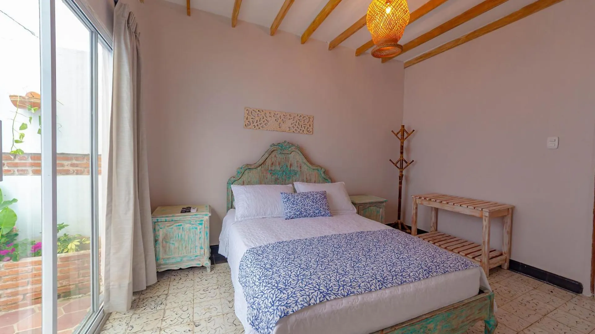 Colonial Beach Airport Hotel Cartagena Colombia