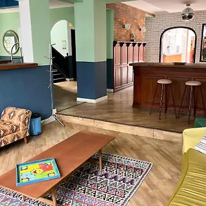 https://marietta-house-of-social-travellers.hotels-bogota.net