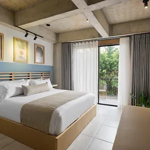 https://30-living-suites.colombiamedellinhotels.com